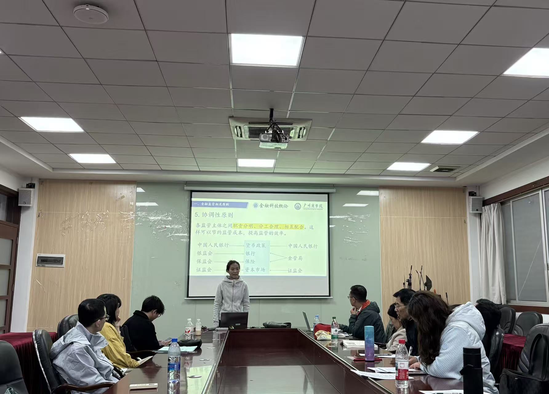 图1 新教师试讲现场(1).jpg